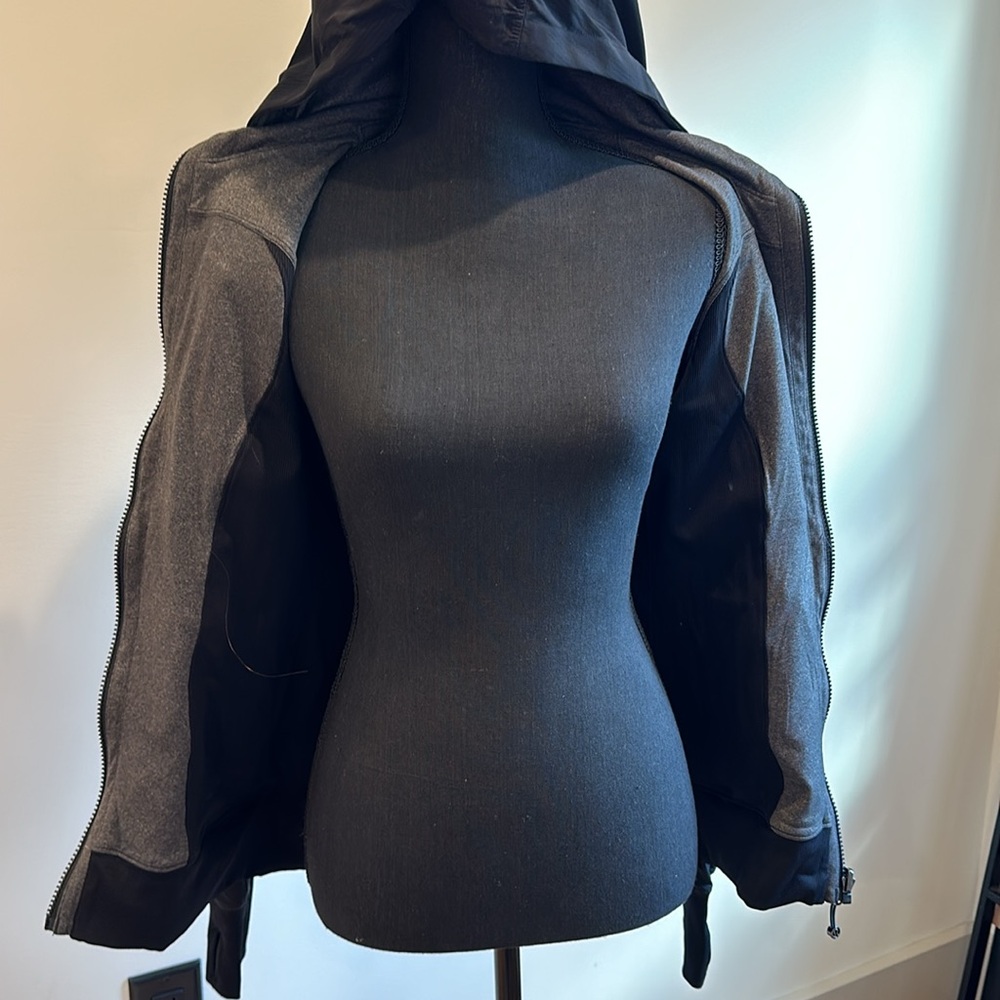 Lululemon jacket - Picture 7 of 7